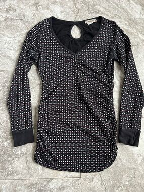 Self Esteem Star Print Y2K Long Sleeve V Neck Top with Keyhole Back Medium